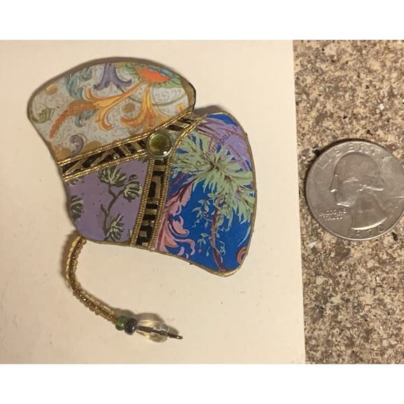 Handmade Colorful Stingray Brooch with Bead Embellishments - Picture 5 of 7